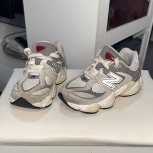 SOLD ❗️ New Balance Kids' Cream and Gray Sneakers